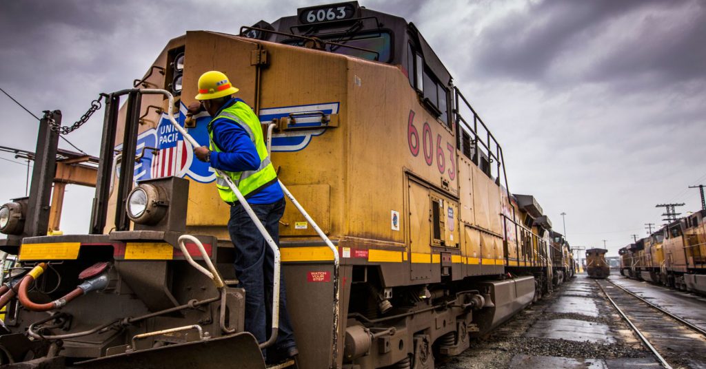 Cramer flags 5 industrial stocks he likes right now, including Boeing